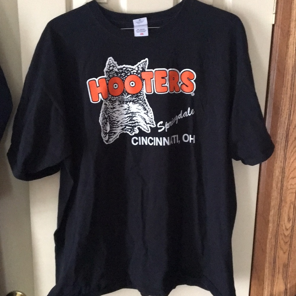 HOOTERS Springdale Cincinnati Ohio